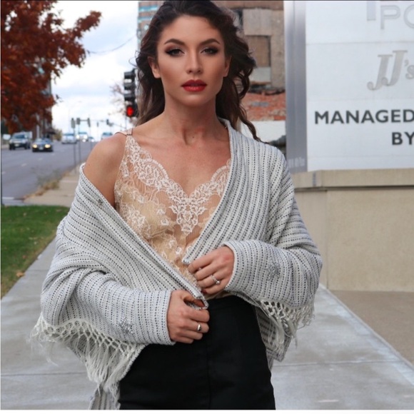 Lucia’s Sarto White and navy fringe sweater jacket with silver rhinestone stars - Picture 5 of 13